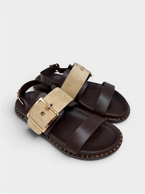 Sandalo flat in pelle testa di moro e suede taupe con maxi fibbia IL LACCIO | D27157-803PELLE/SUEDEKAKAO/SAND